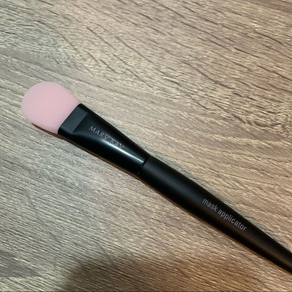 Mask Applicator - Picture 2 of 3